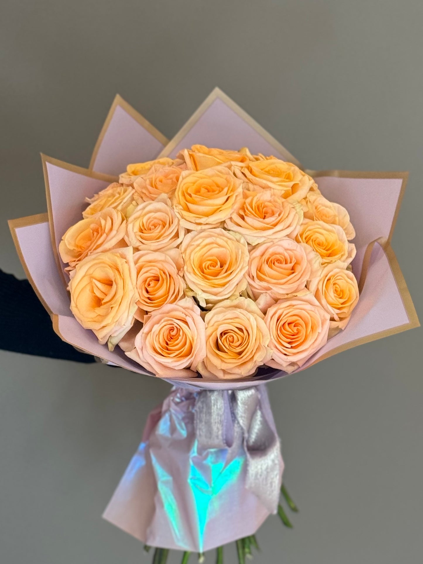 Peach Roses. 25 stems.