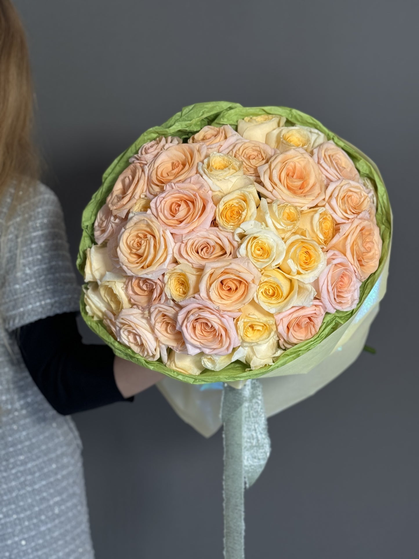 Sunshine Roses. 50 stems.