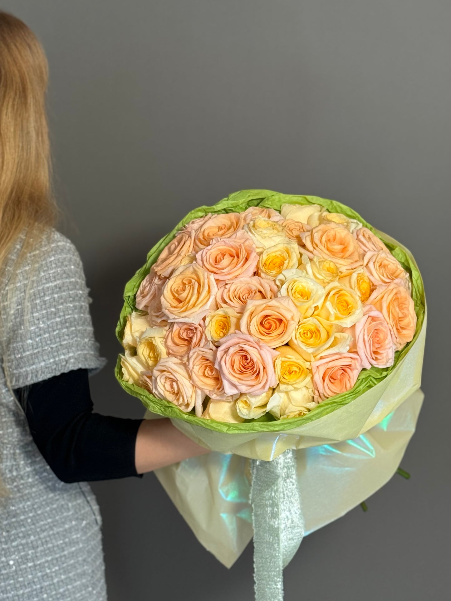 Sunshine Roses. 50 stems.