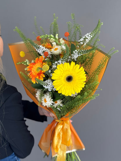 Sunny Bunny. Strawflower, Gerbera, Billy Balls, Tree Fern.