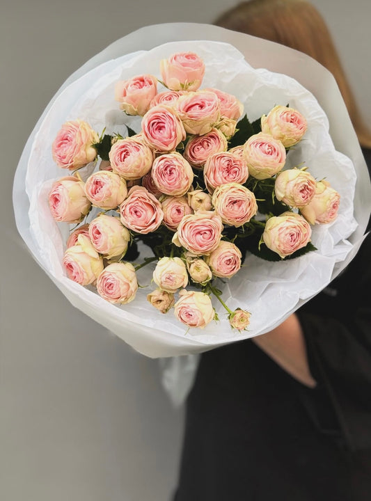 The Georgetown Glow | Premium Spray Rose Arrangement