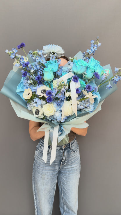 Ocean & Azure Grand Bouquet | John Hopkins Honor